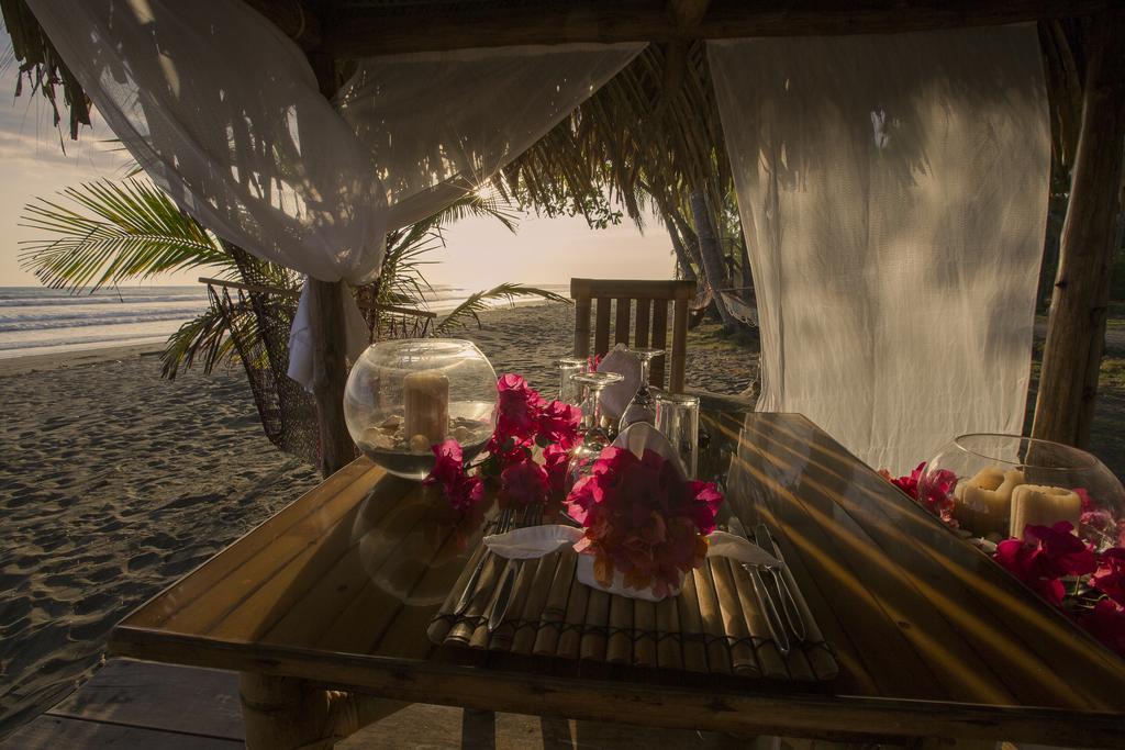 Clandestino Beach Resort Парріта Екстер'єр фото