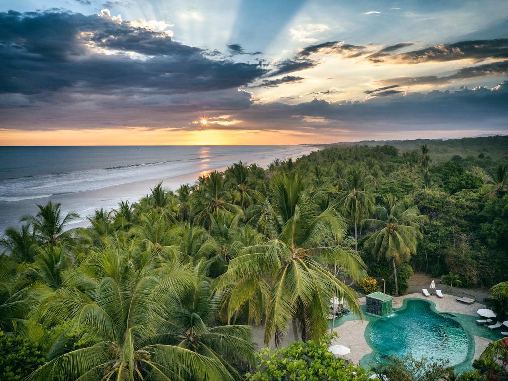Clandestino Beach Resort Парріта Екстер'єр фото