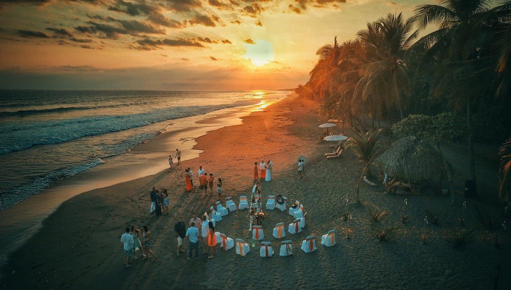 Clandestino Beach Resort Парріта Екстер'єр фото