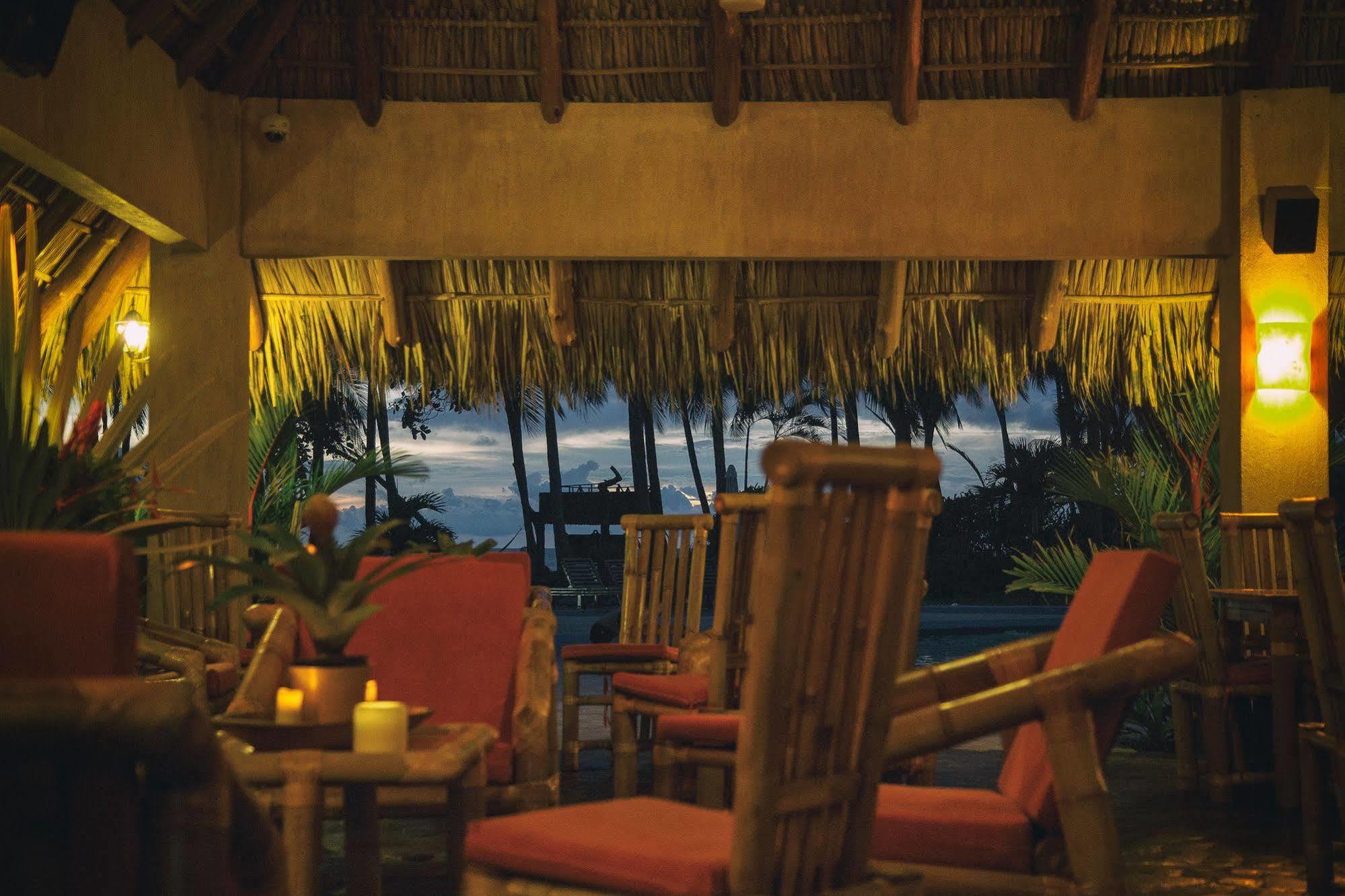 Clandestino Beach Resort Парріта Екстер'єр фото