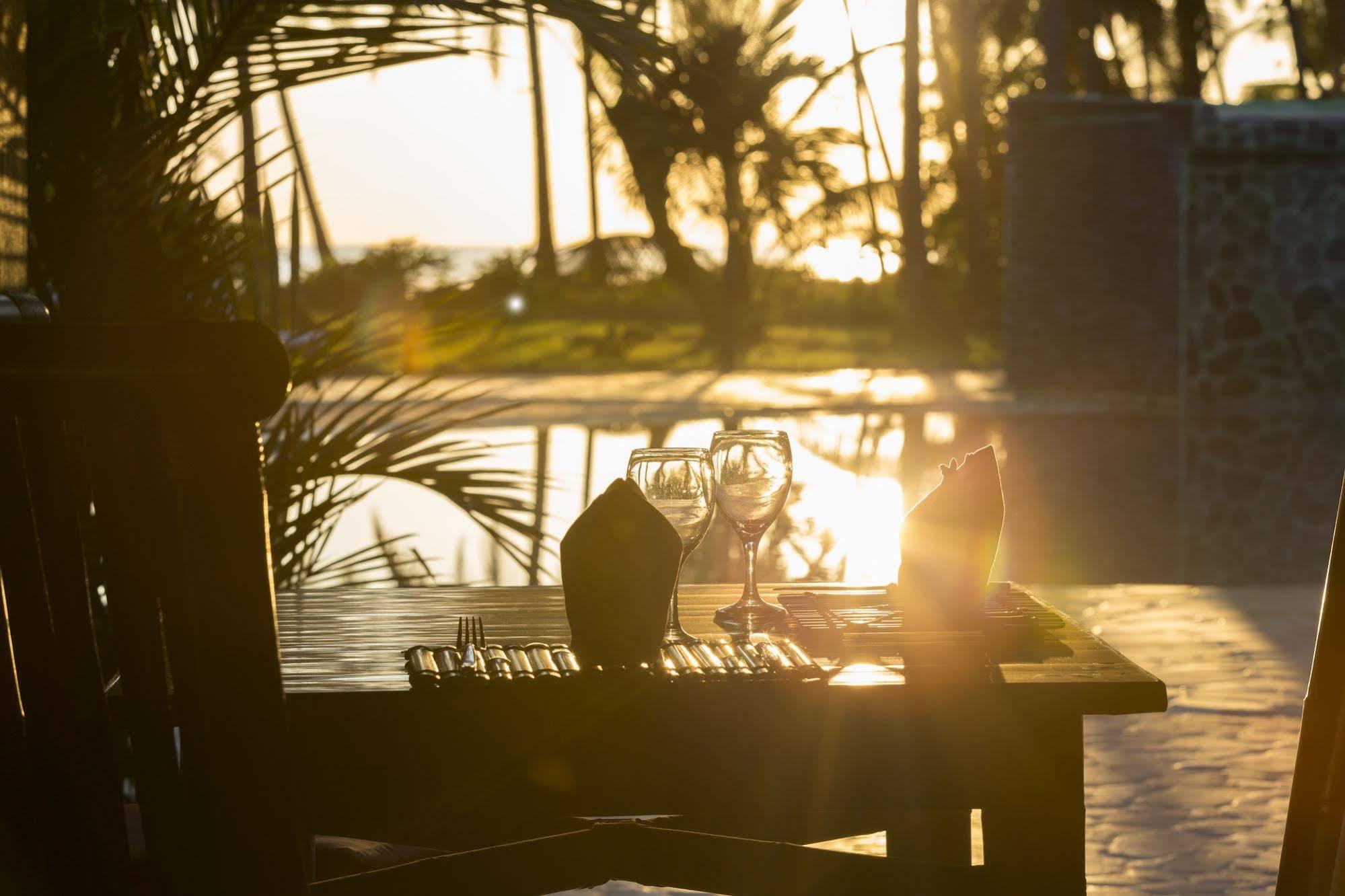 Clandestino Beach Resort Парріта Екстер'єр фото
